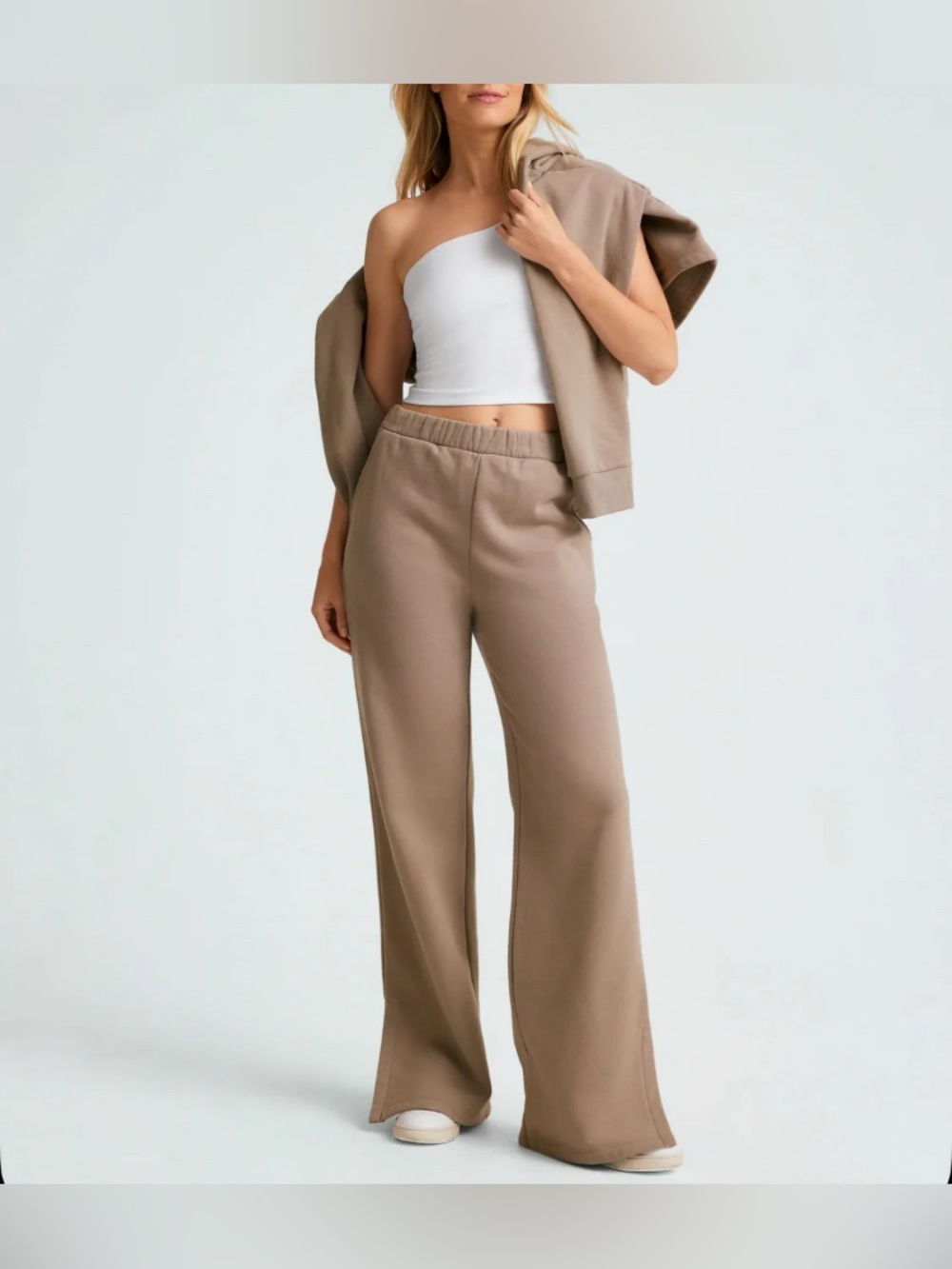 Beyond Yoga Open Ended Mid Rise Wide Leg Pant - Desert Sand Beige: M - Picture 4 of 9